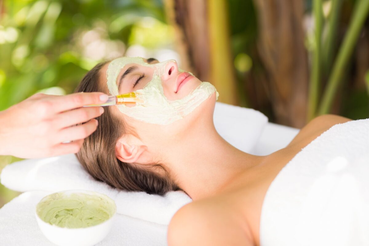 Chăm sóc da mặt chuyên sâu tại spa là gì?